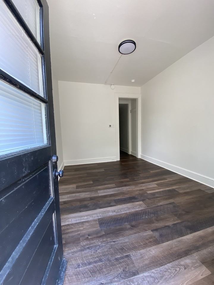 519 1/2 S Prince St #0 - Photo 3 of 20