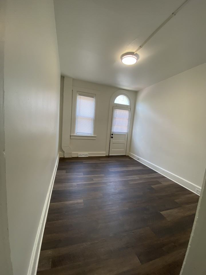 519 1/2 S Prince St #0 - Photo 4 of 20