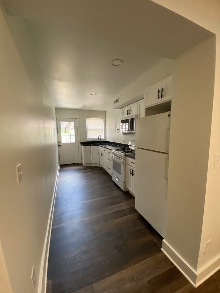 519 1/2 S Prince St #0 - Photo 3 of 20