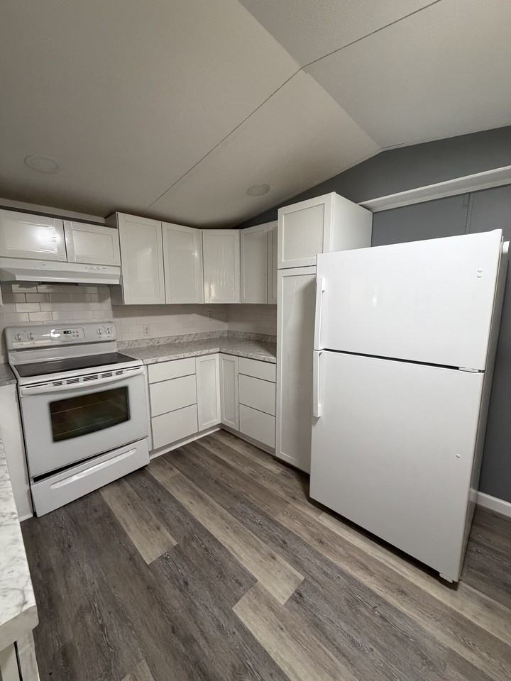 8193 River Rd #1 - Photo 5 of 13