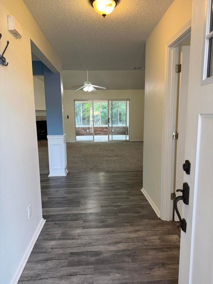 5 Neptune Dr #20 - Photo 6 of 44