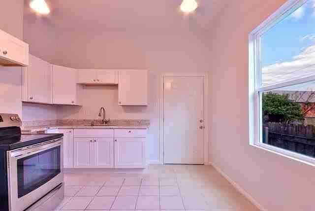 1827 Baronne St #C - Photo 3 of 10