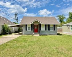 featured image of 1010 W Charles St