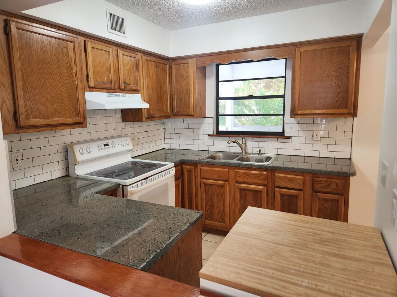 757 Musa Dr - Photo 5 of 17