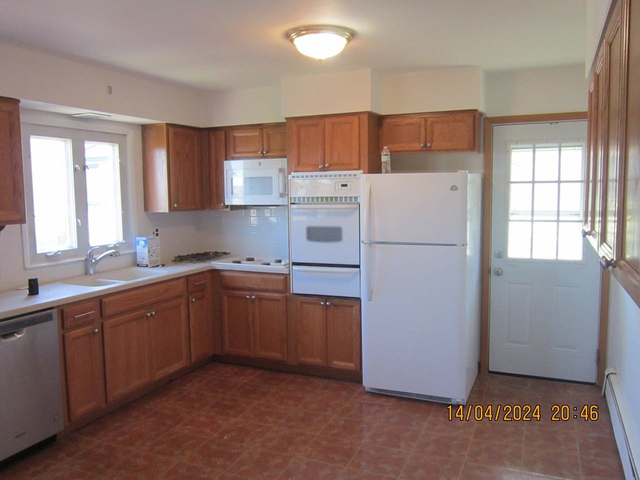 138 Haverhill Ave - Photo 6 of 10