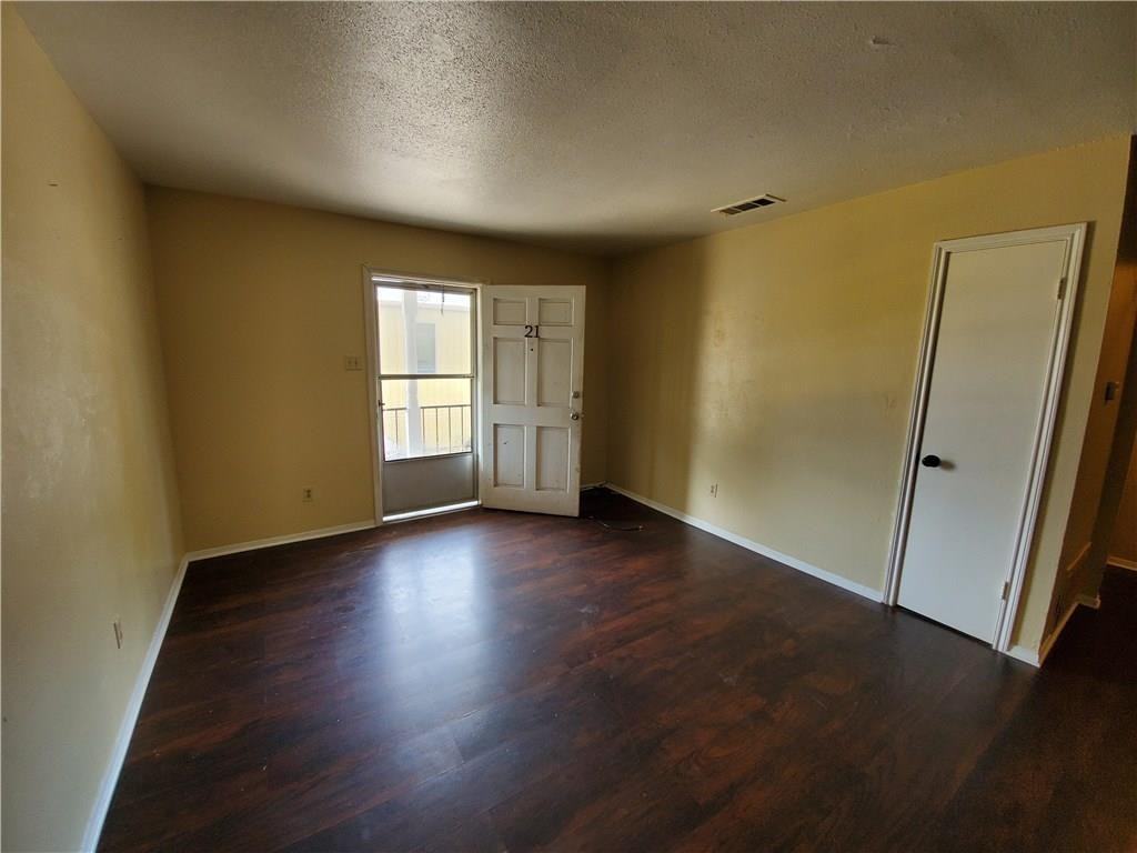 1225 Truxton St ##21 - Photo 3 of 12