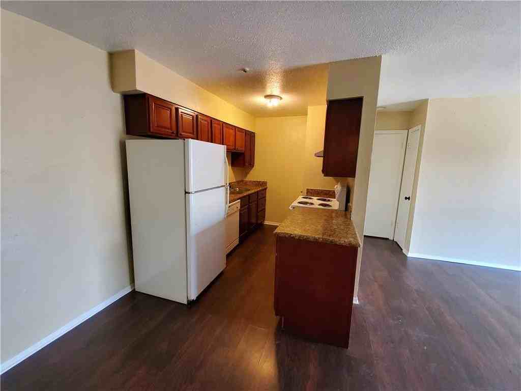 1225 Truxton St ##21 - Photo 4 of 12