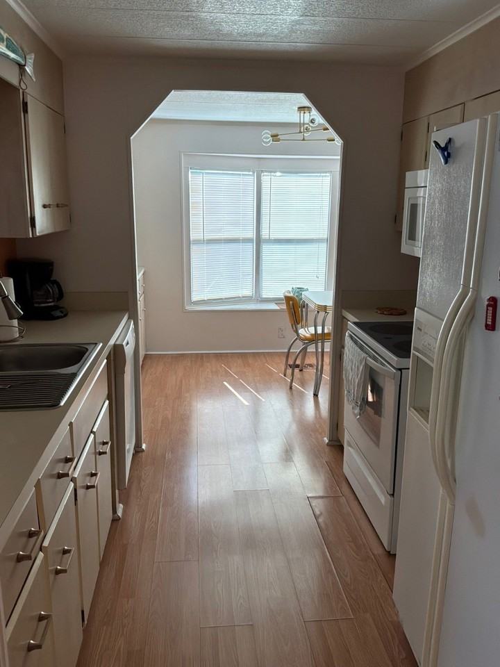 19219 Meadowbrook Ct #41L - Photo 5 of 23