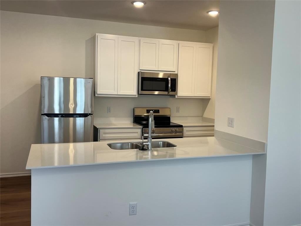 306 Liam Drive - Photo 3 of 25