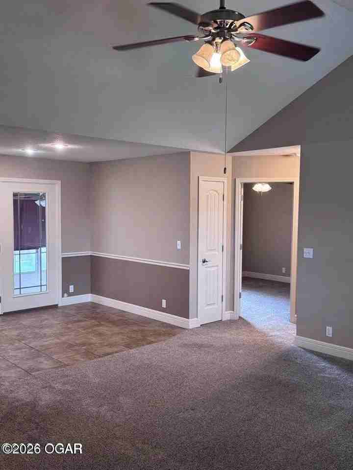 2114 S Patterson Ave - Photo 4 of 13