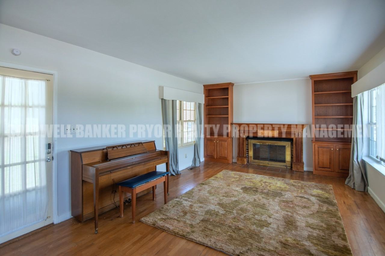 4890 College Dr E #1 - Photo 5 of 37