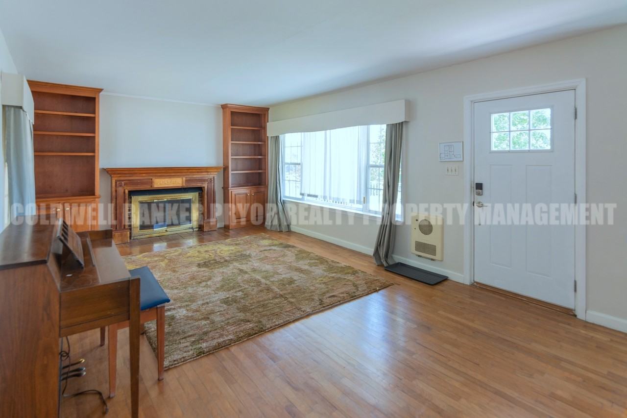 4890 College Dr E #1 - Photo 6 of 37