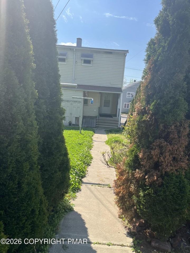 56 E Grove St - Photo 3 of 19