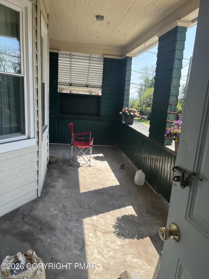 56 E Grove St - Photo 6 of 19