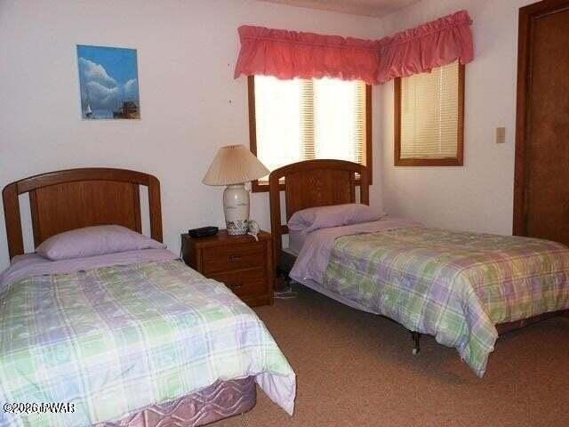 130 Lakeview Ter - Photo 4 of 12
