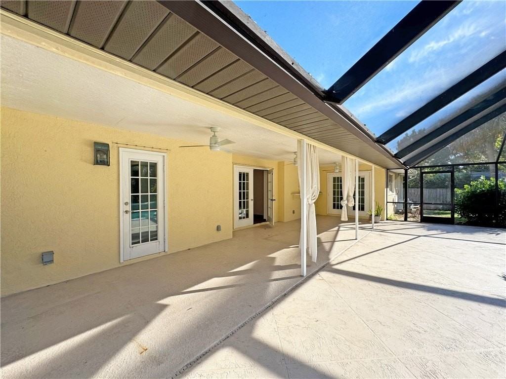 495 11th Ct - Photo 4 of 12
