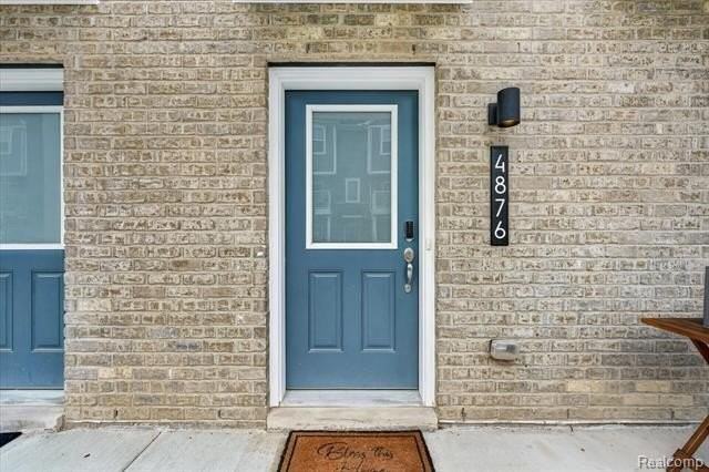 4876 Ludlow Ln - Photo 4 of 41