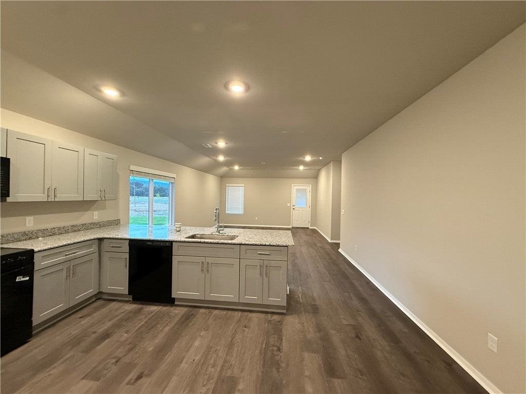 2599 E Meramec St - Photo 4 of 10
