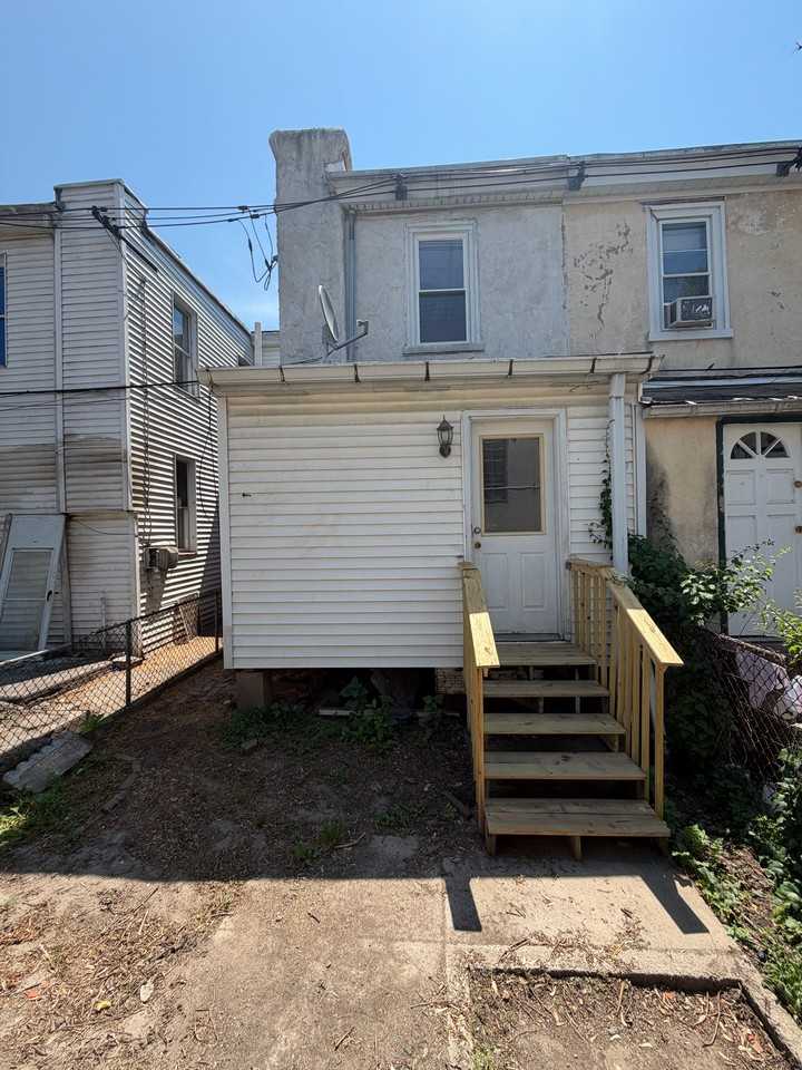 119 Pearl St #1 - Photo 4 of 37