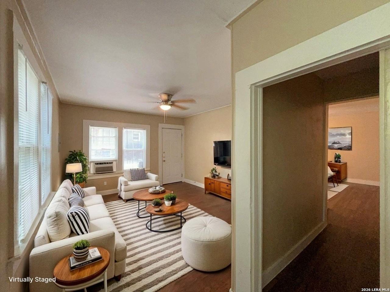 413 E Courtland Pl #4 - Photo 4 of 27