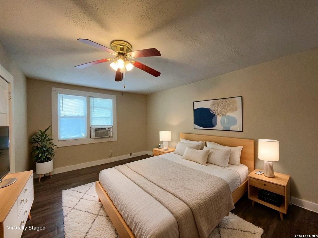 413 E Courtland Pl #4 - Photo 5 of 27