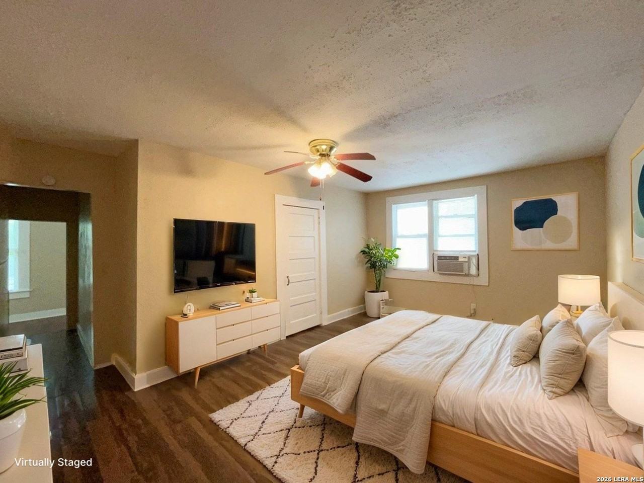 413 E Courtland Pl #4 - Photo 6 of 27