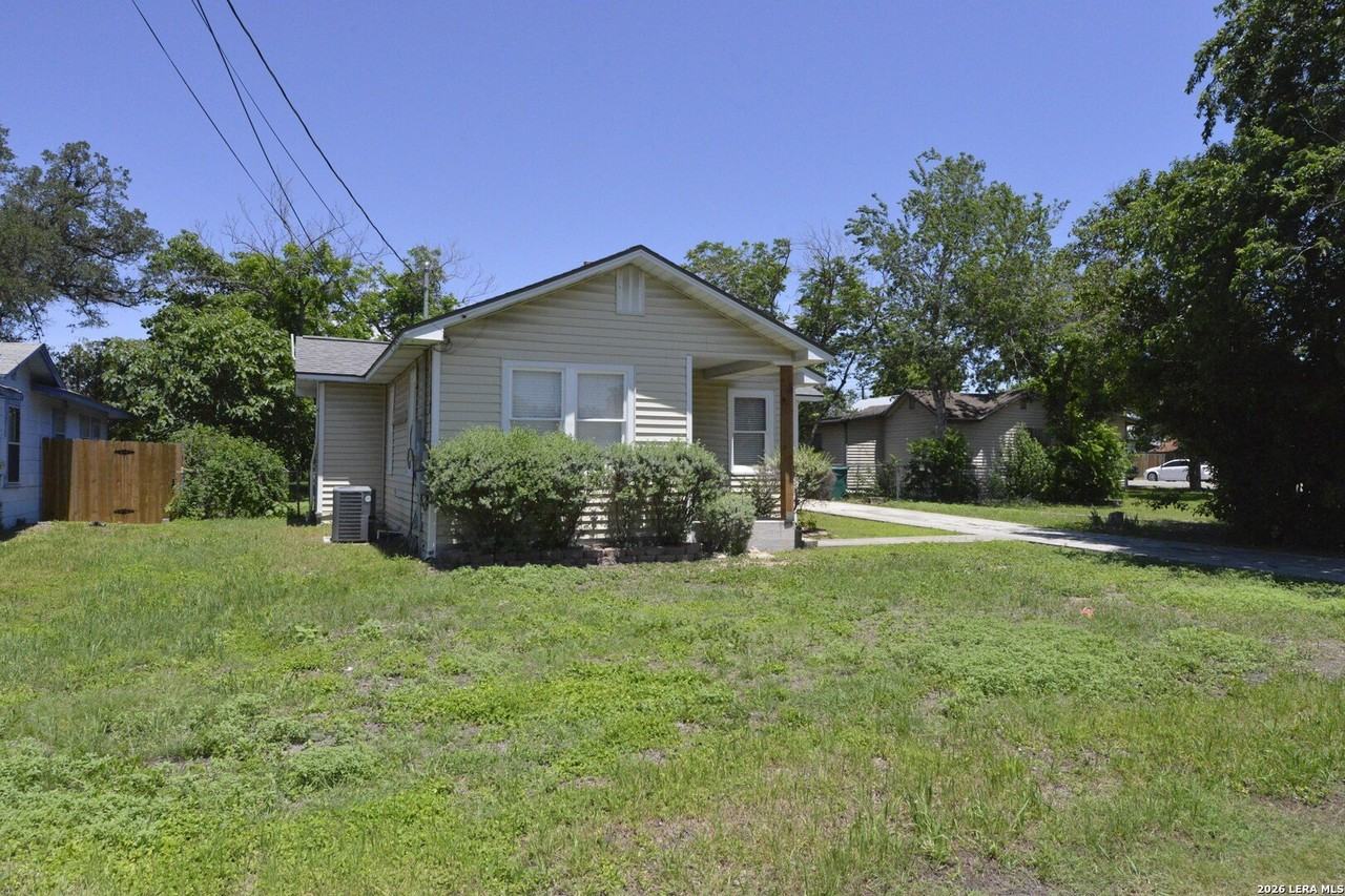 203 Legion Dr W - Photo 2 of 14