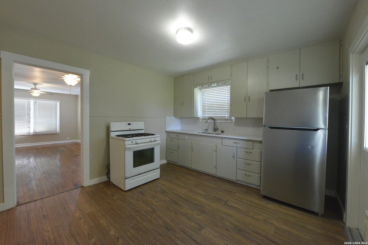 203 Legion Dr W - Photo 7 of 14