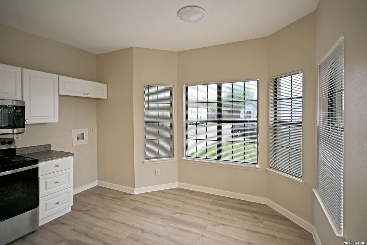 772 Vista Pkwy - Photo 4 of 28