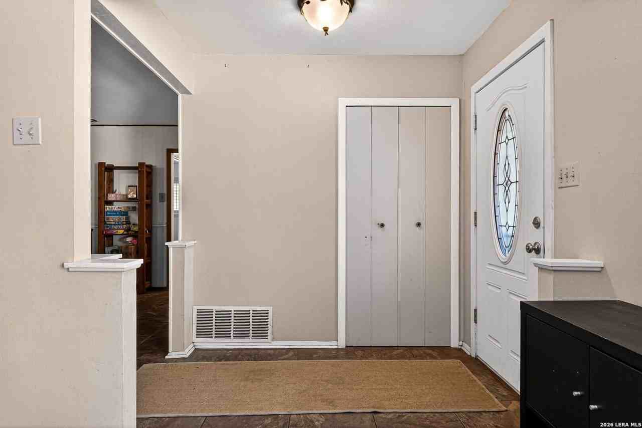 7239 Bridle Path - Photo 4 of 28