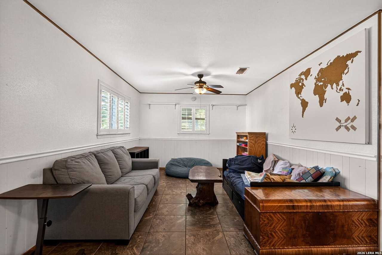 7239 Bridle Path - Photo 7 of 28