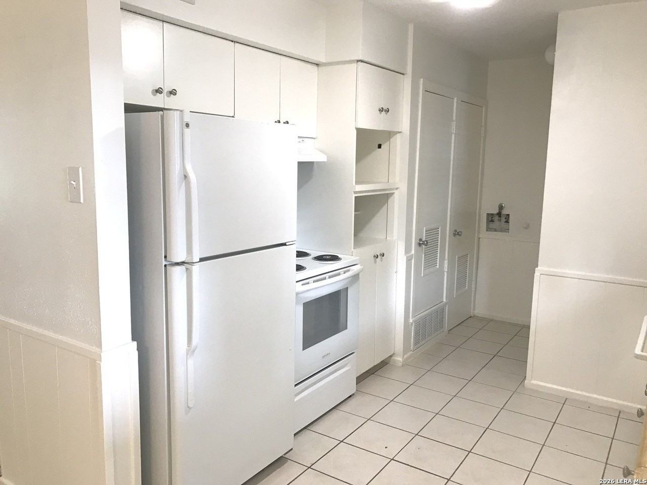 133 E Silver Sands Dr - Photo 3 of 12