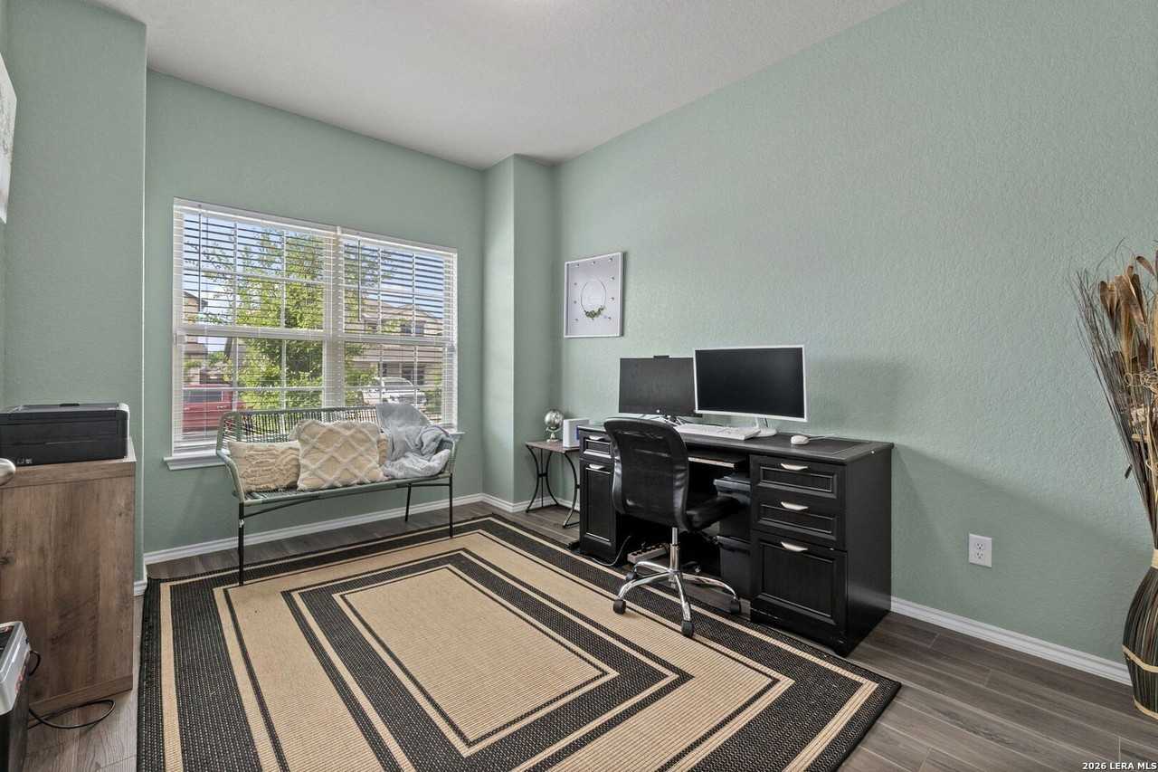 9219 Yaya Rd - Photo 3 of 39