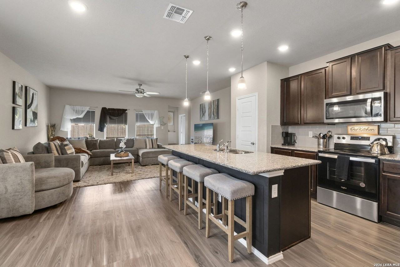 9219 Yaya Rd - Photo 6 of 39