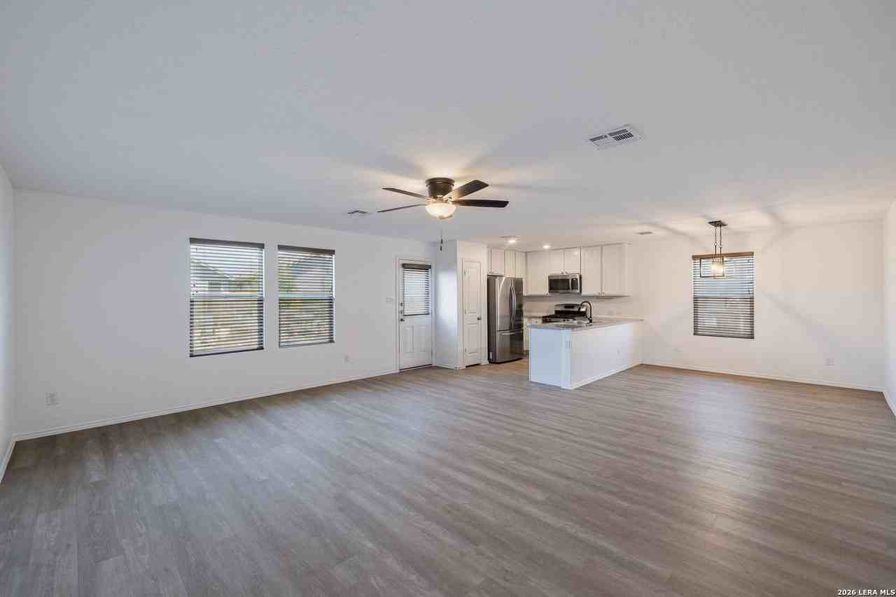 10547 Mcclintock Dr - Photo 6 of 25