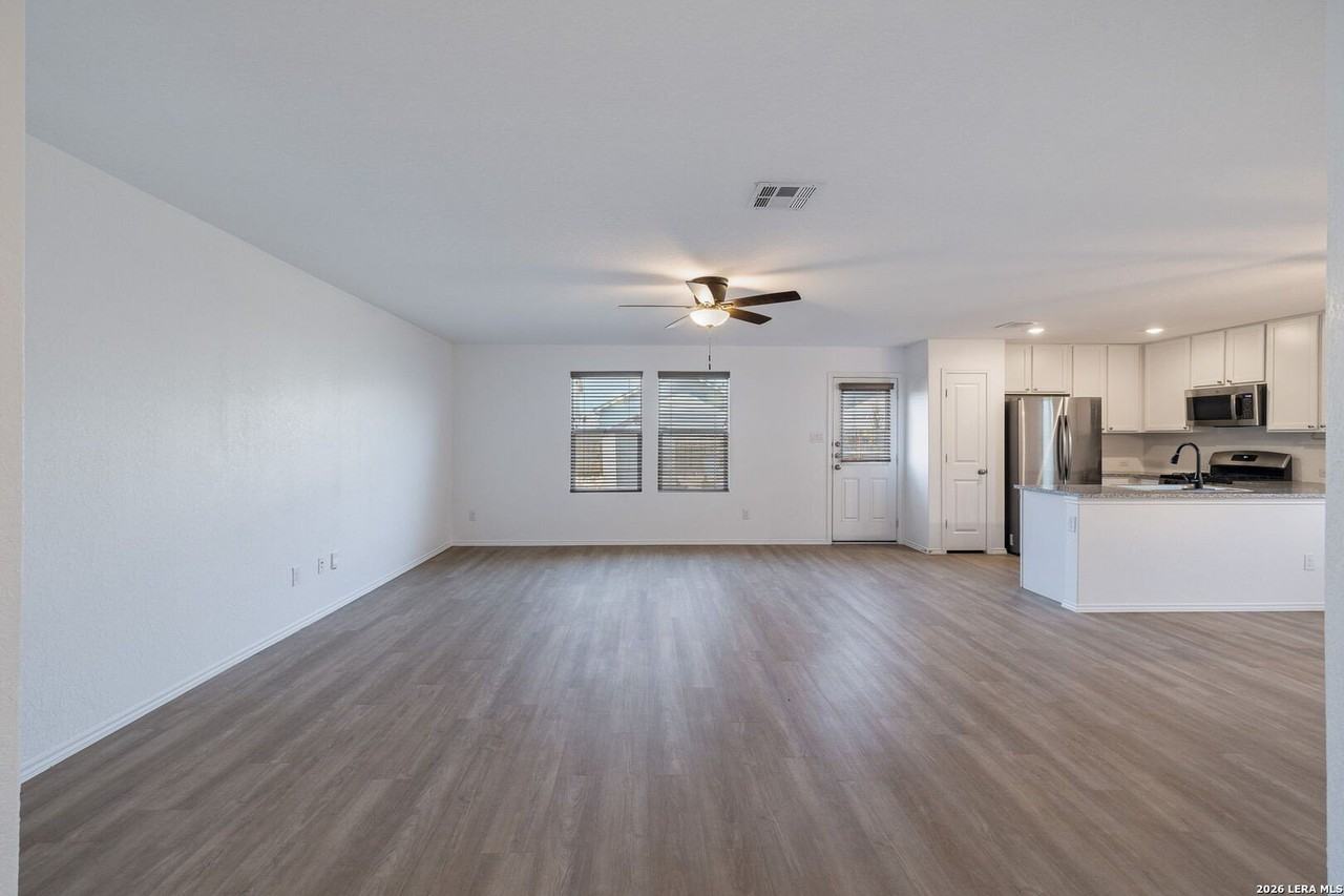 10547 Mcclintock Dr - Photo 7 of 25