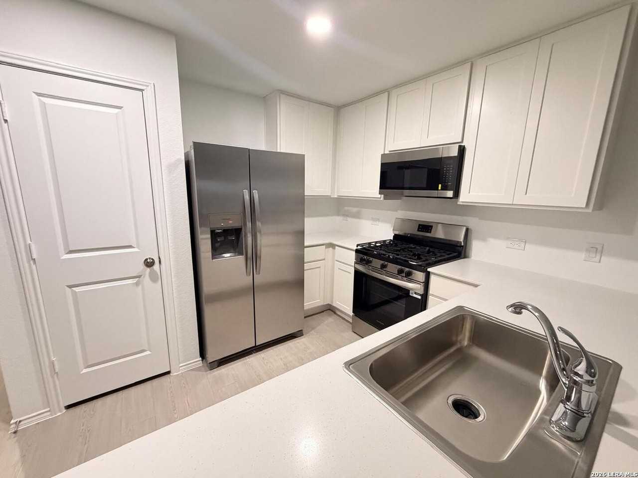 308 Navidad River Dr - Photo 4 of 21