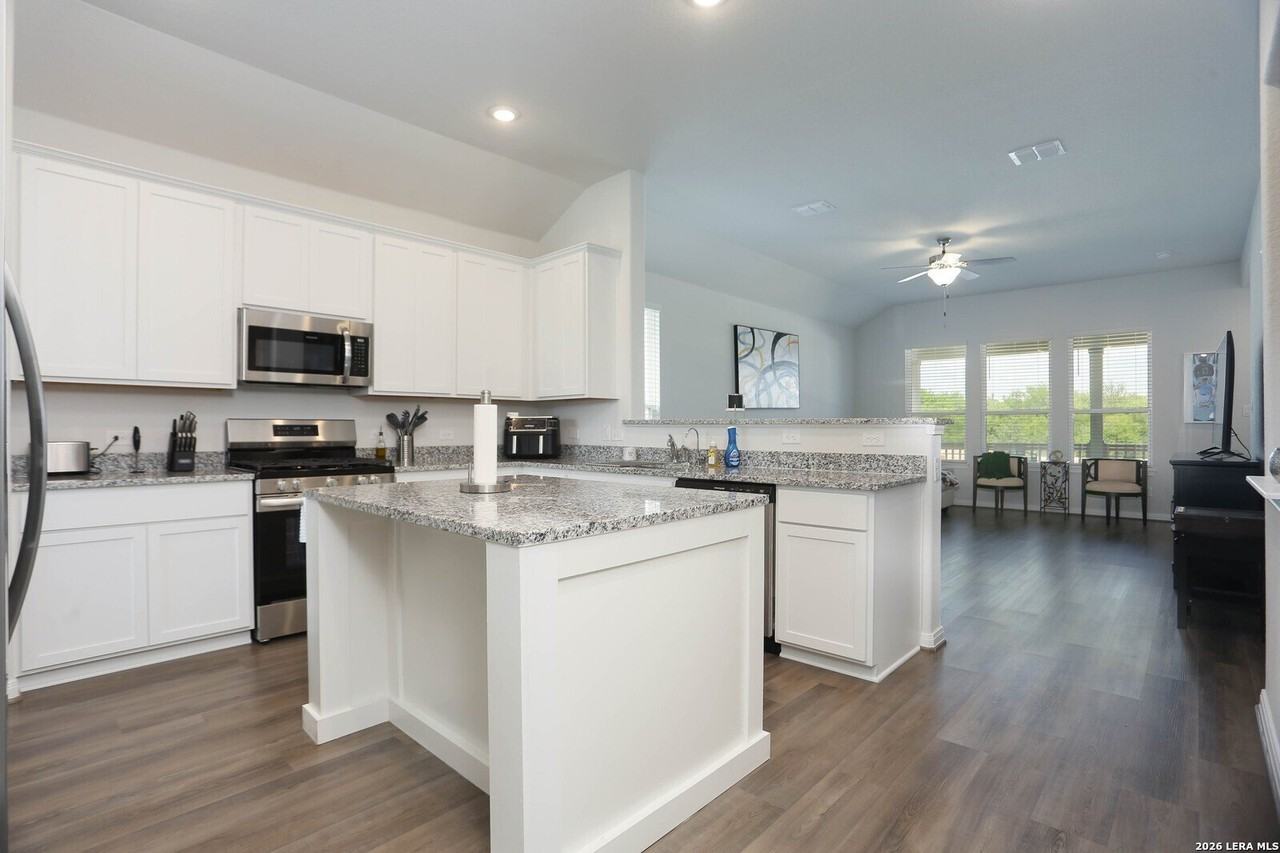 179 Kayla Ave - Photo 5 of 9