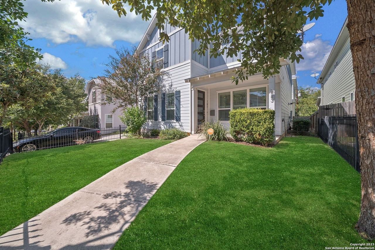 223 Claremont Ave #101 - Photo 4 of 41