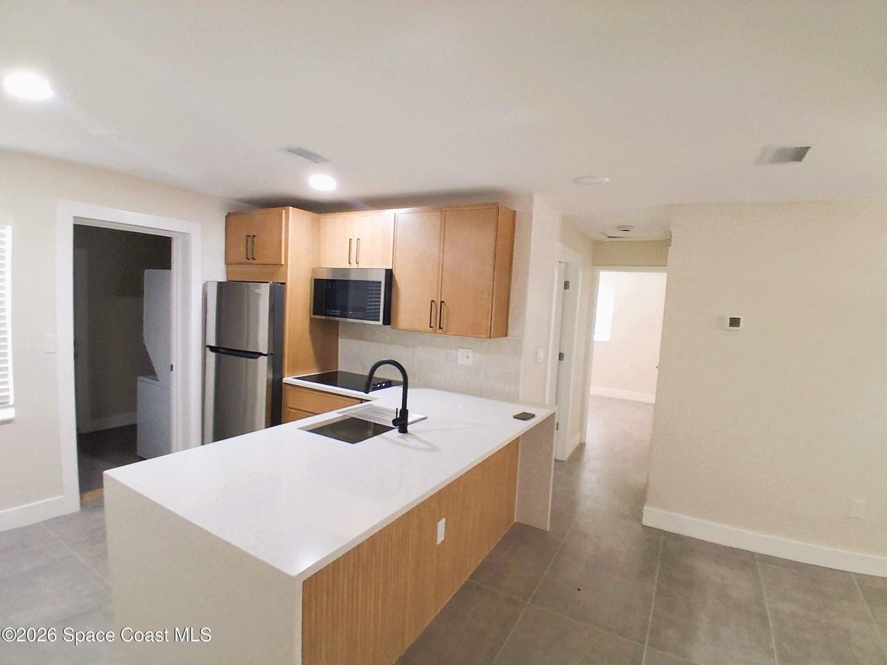 388 Hibiscus Ave - Photo 7 of 17
