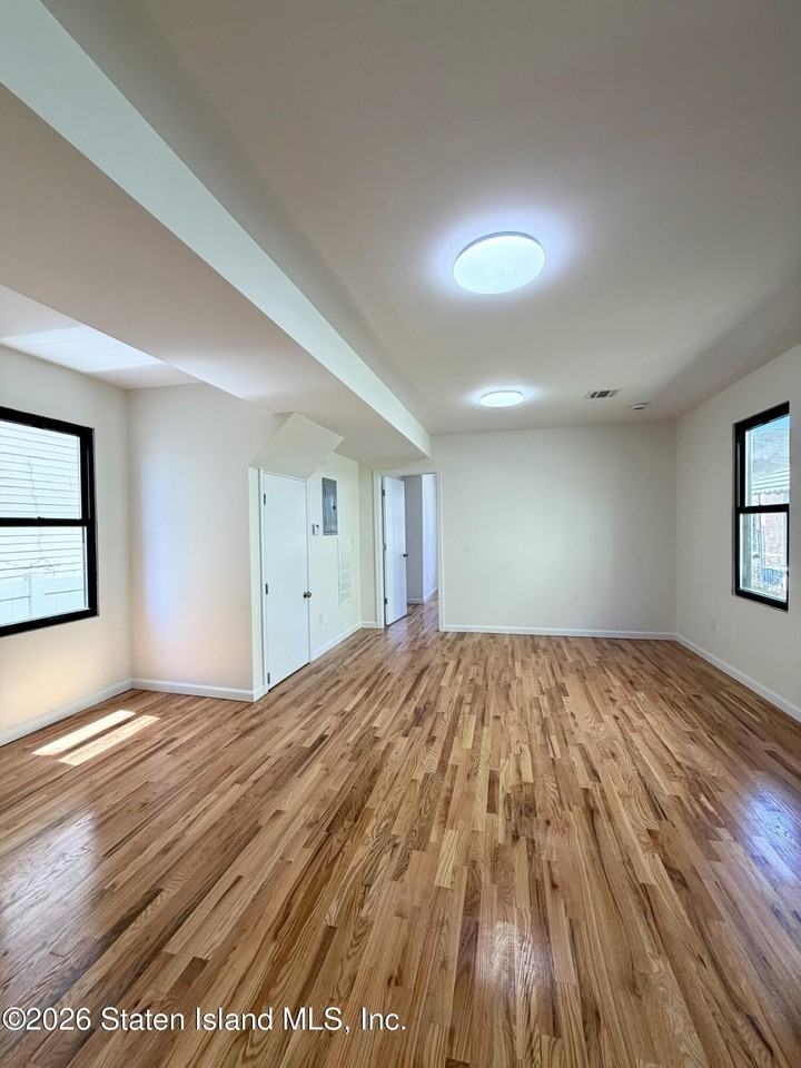 19 Tompkins Ct - Photo 4 of 12