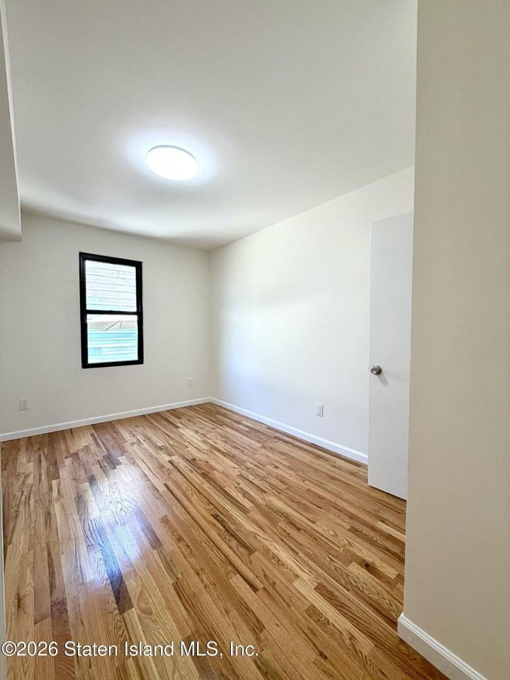 19 Tompkins Ct - Photo 7 of 12