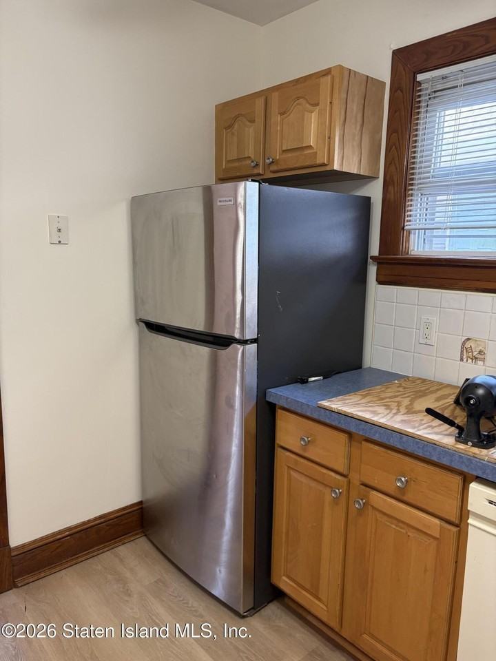 24 Winthrop Pl - Photo 6 of 17