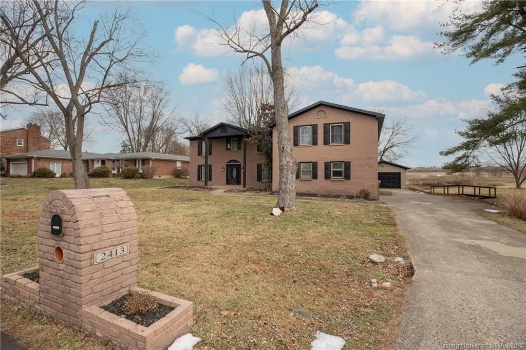 2413 Saint Andrews Rd - Photo 5 of 50