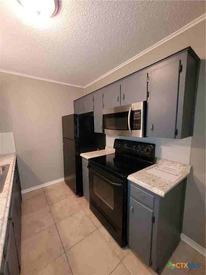 403 Sunset Ln #D - Photo 4 of 7