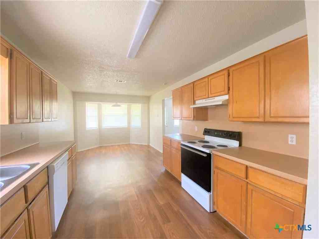 4610 Stallion Dr - Photo 4 of 11