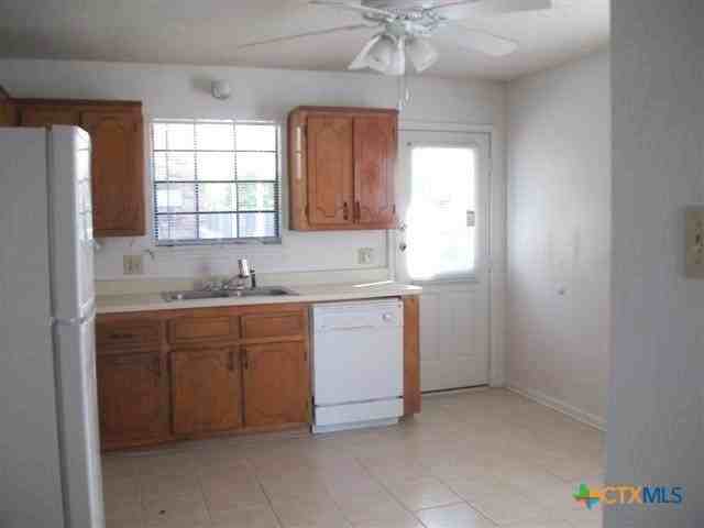 406 N Main St #A - Photo 3 of 8