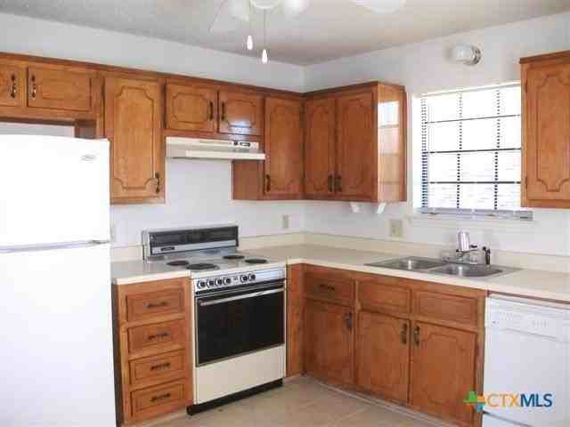 406 N Main St #A - Photo 4 of 8