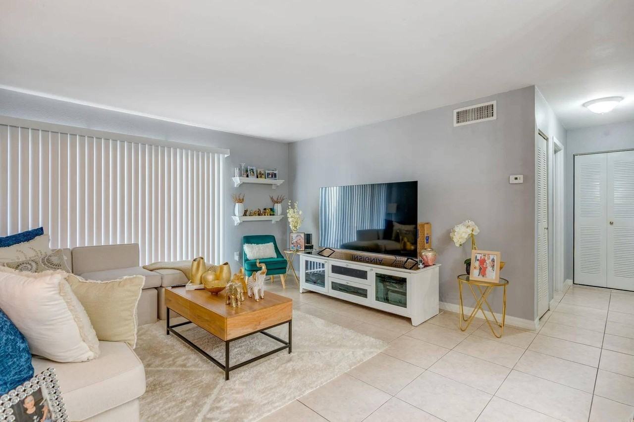 Clear Lake Palms - Photo 3 of 18