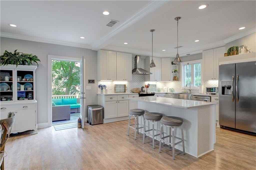 40 Grafton St - Photo 5 of 32
